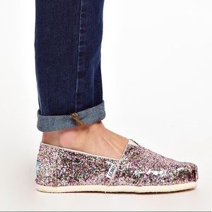 Glitter toms